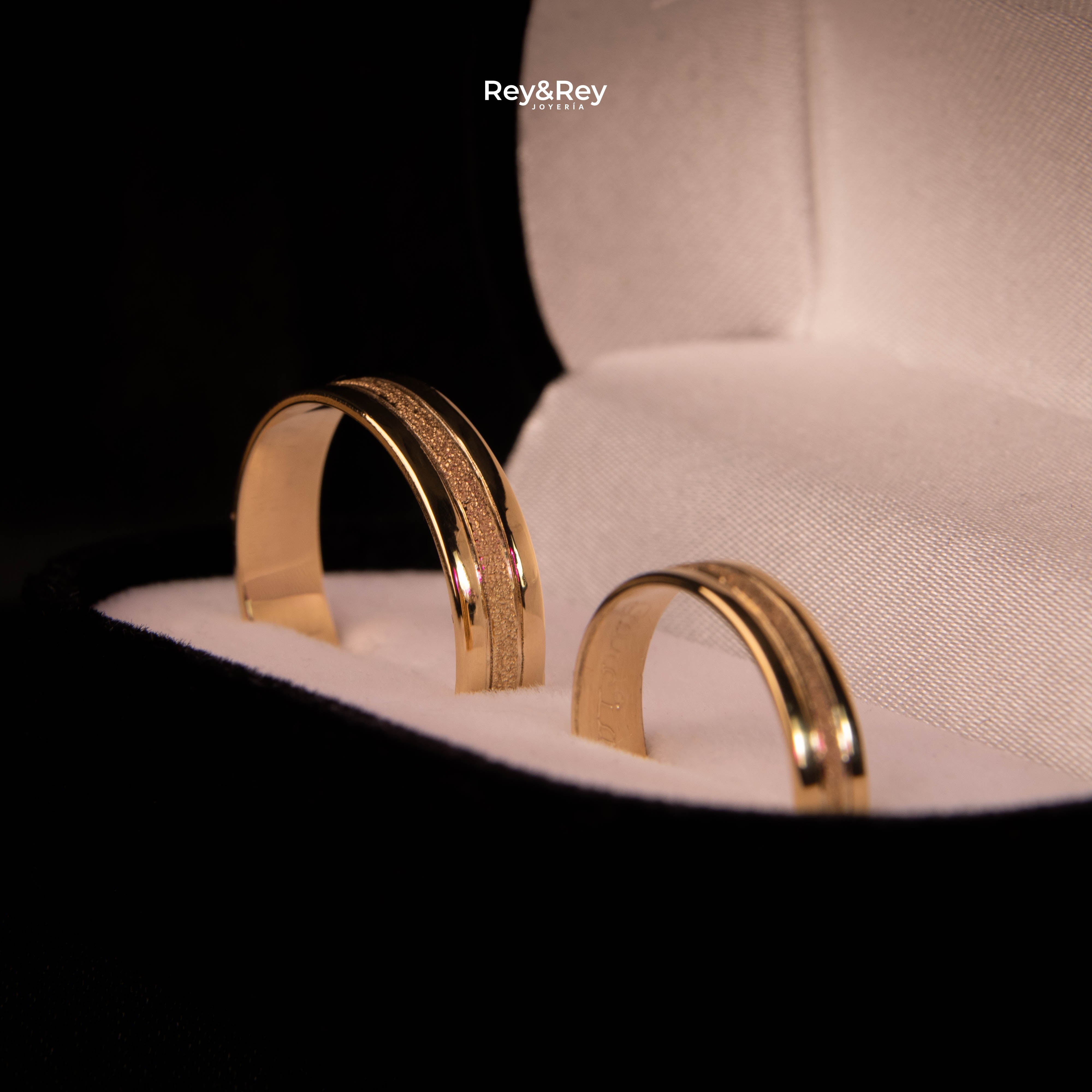 Anillo Matrimonial Craquel MID de Oro 10k