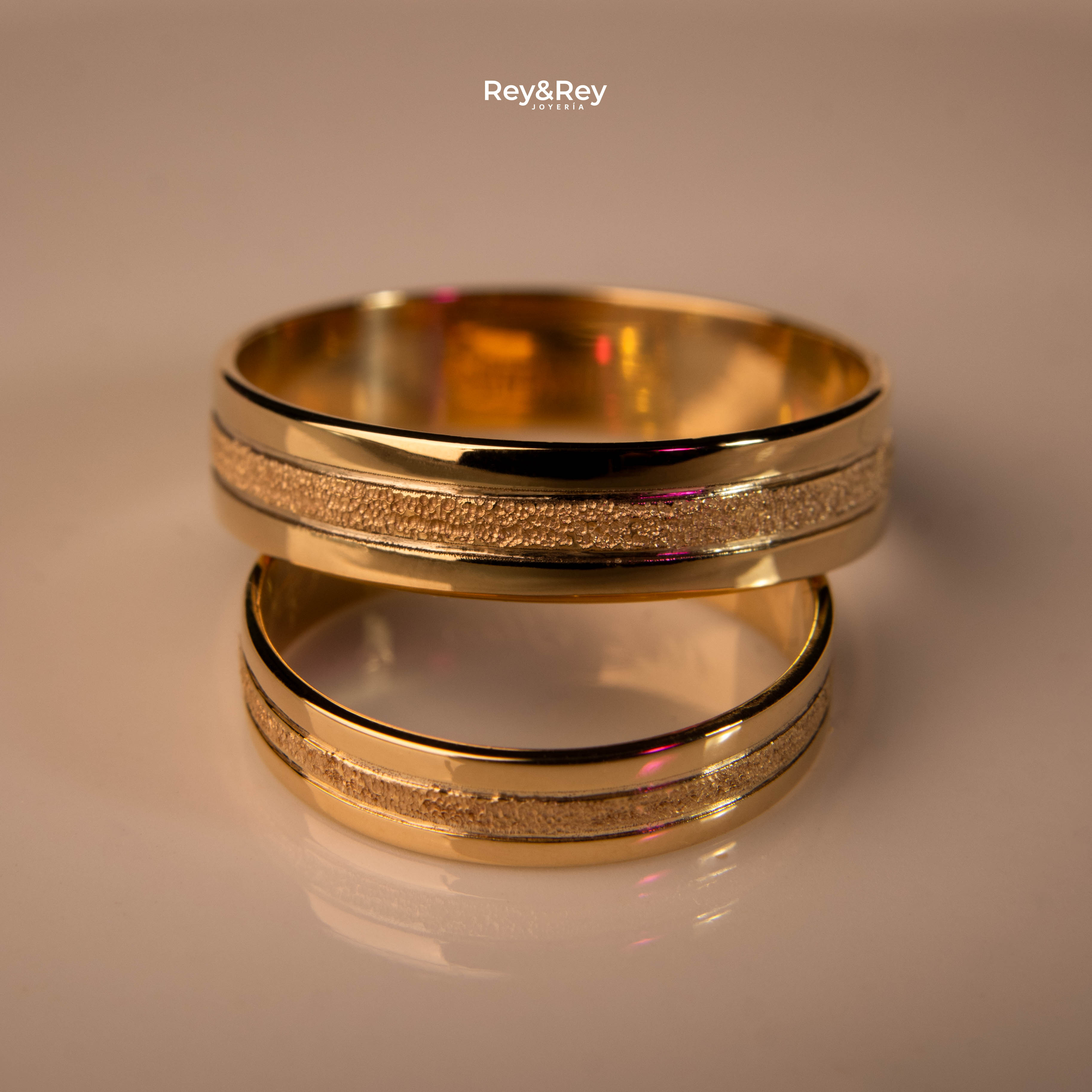 Anillo Matrimonial Craquel MID de Oro 10k