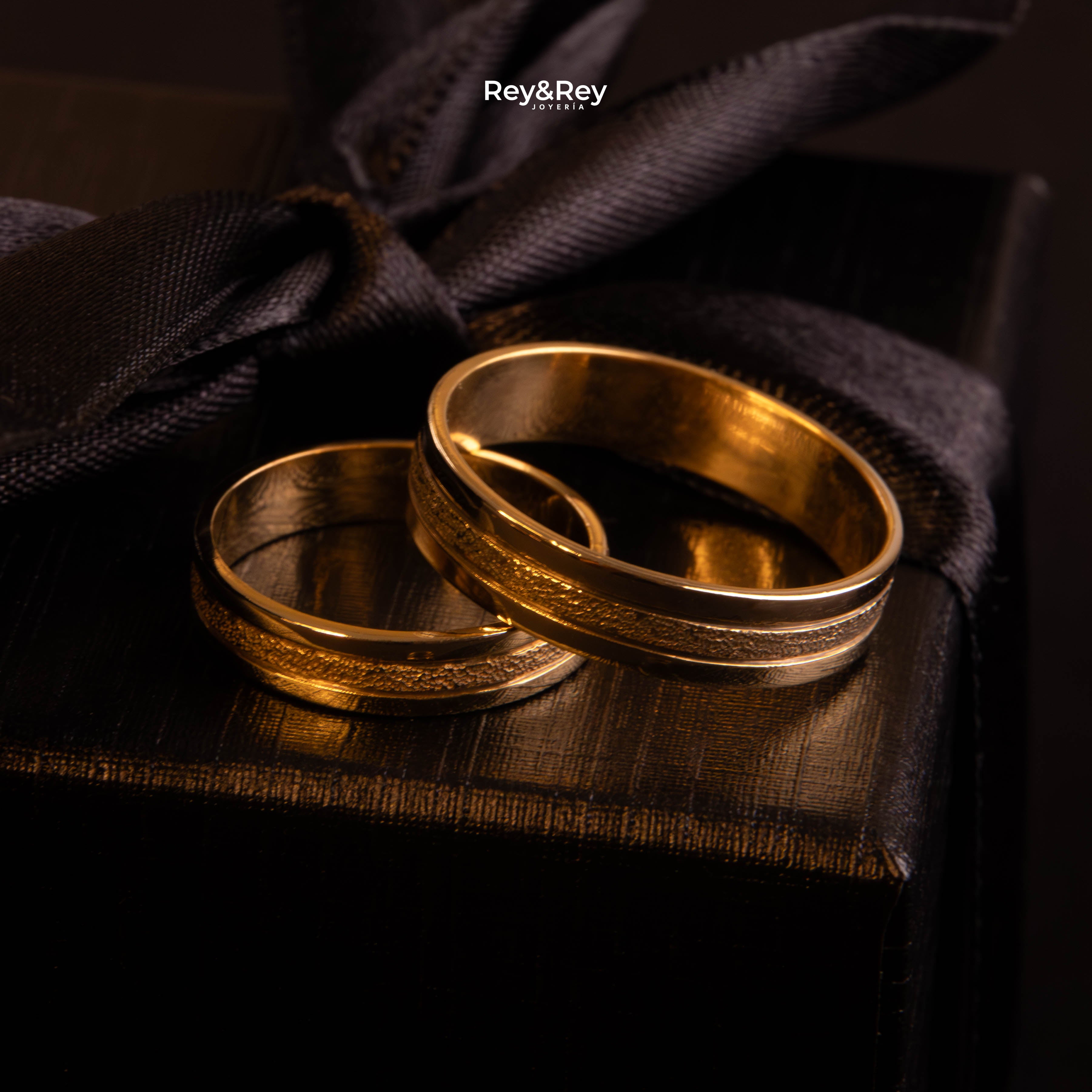 Anillos Matrimoniales Craquel MID de Oro 10k