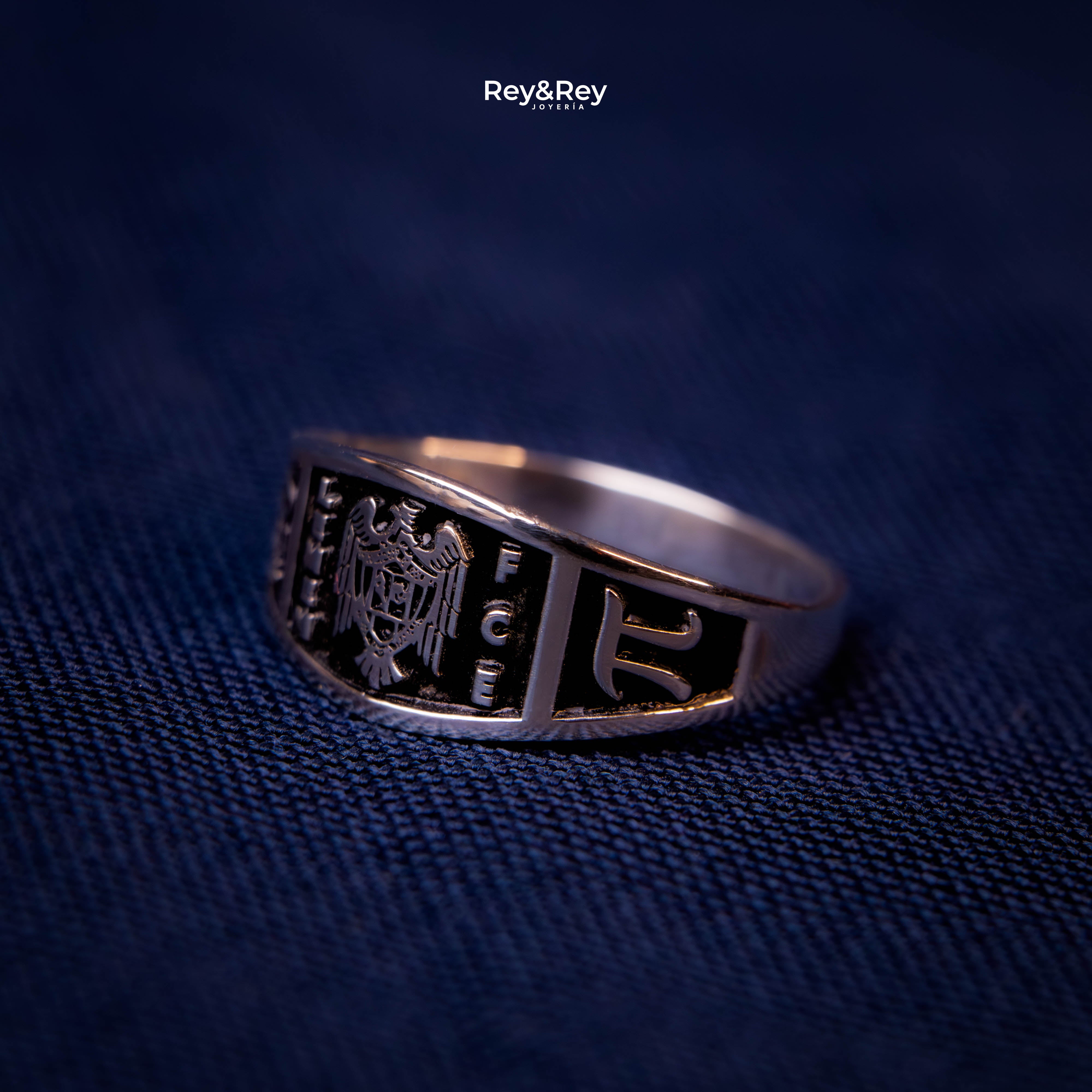 Anillo Belt Graduación Logos Licenciatura en Plata