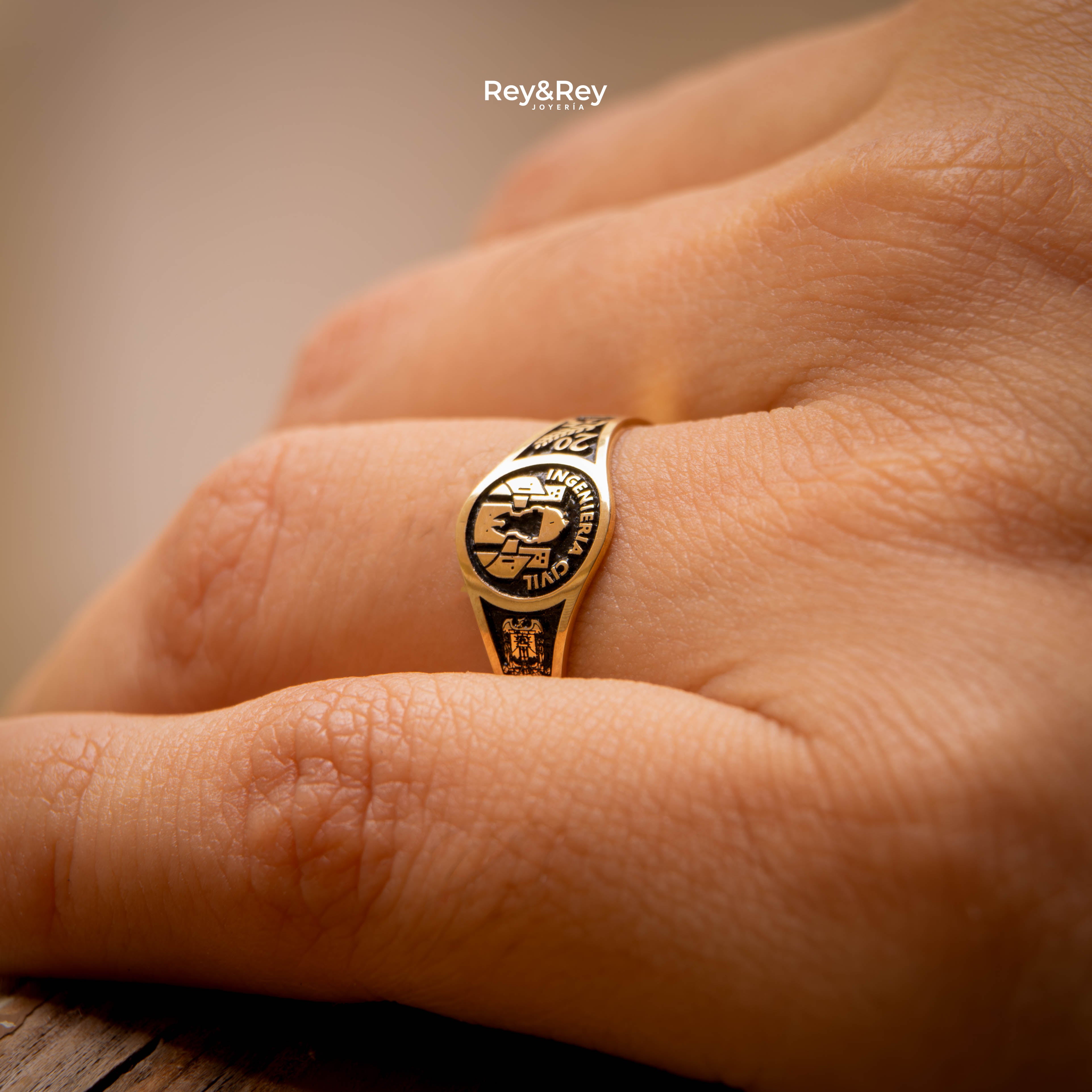 Anillo Graduación Round Oro 10k