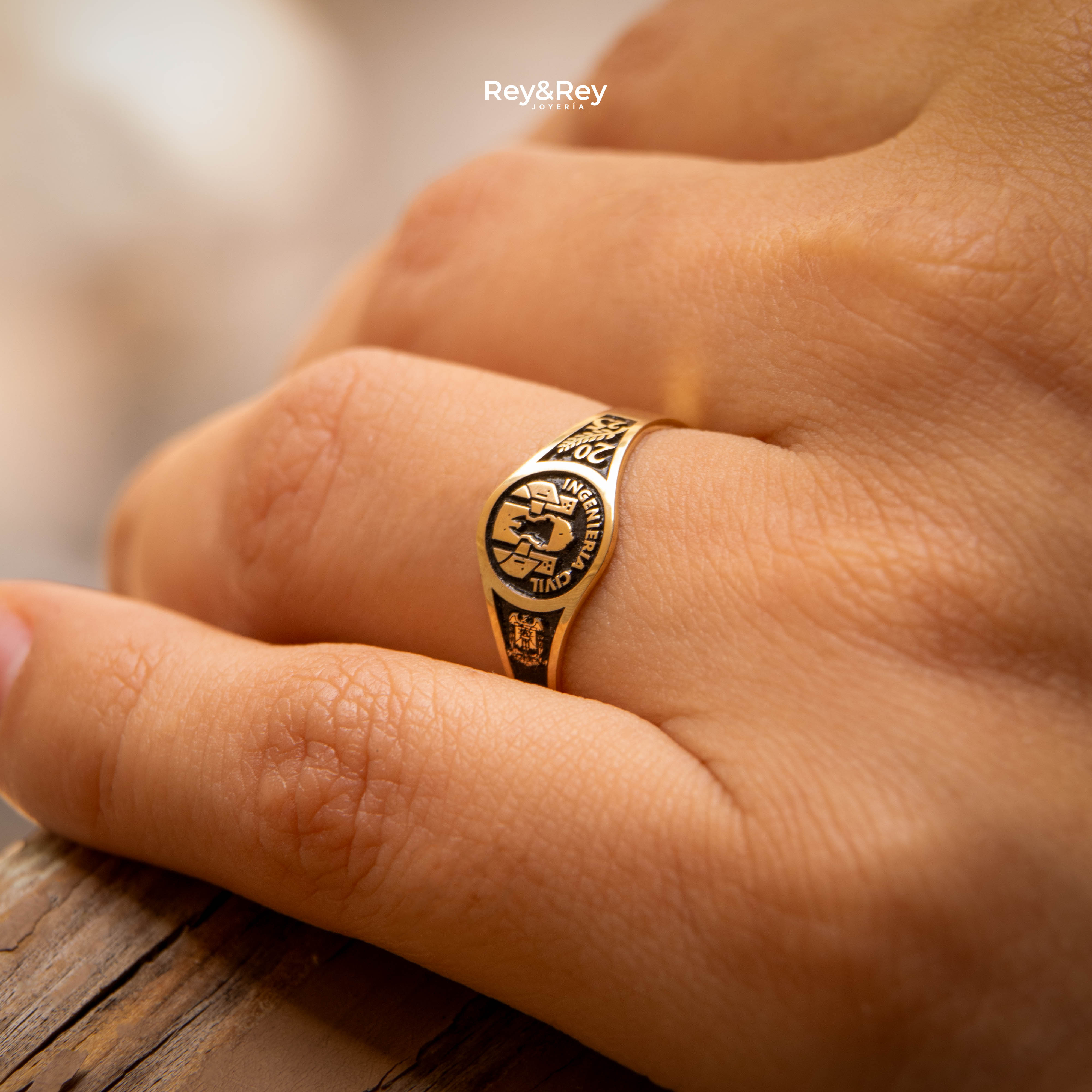 Anillo Graduación Round Oro 10k