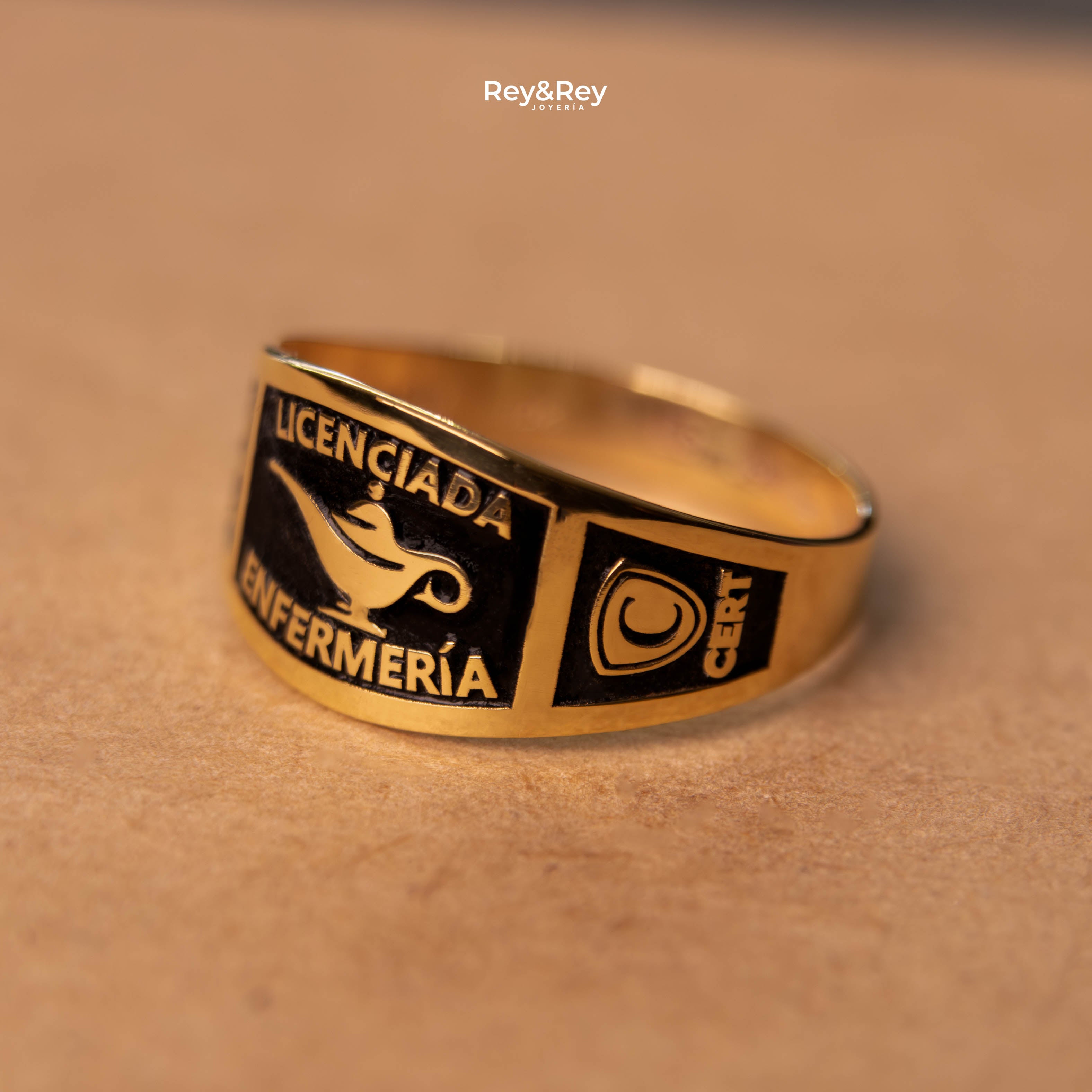 Anillo Graduación Belt Oro 10k