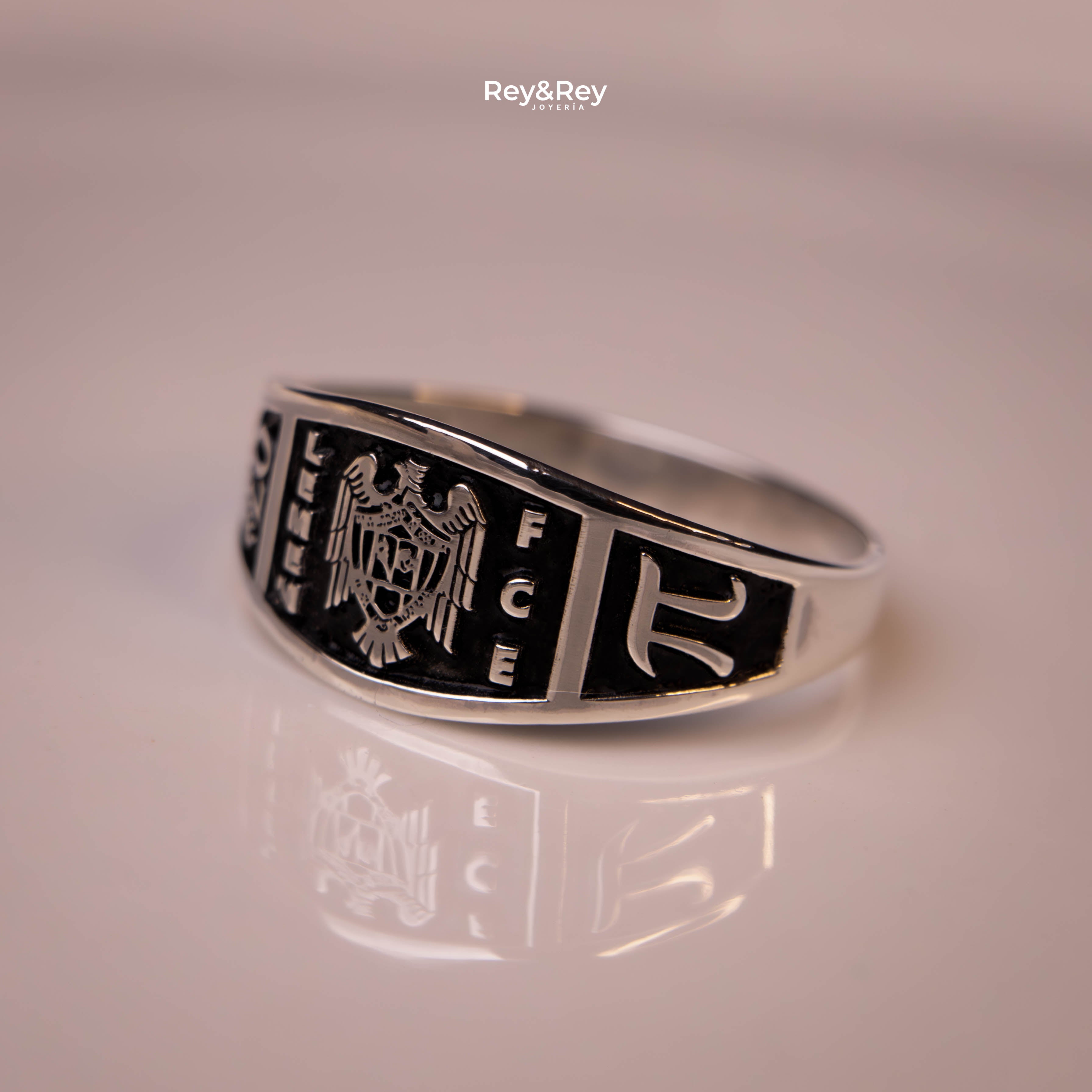 Anillo Belt Graduación Logos Licenciatura en Plata
