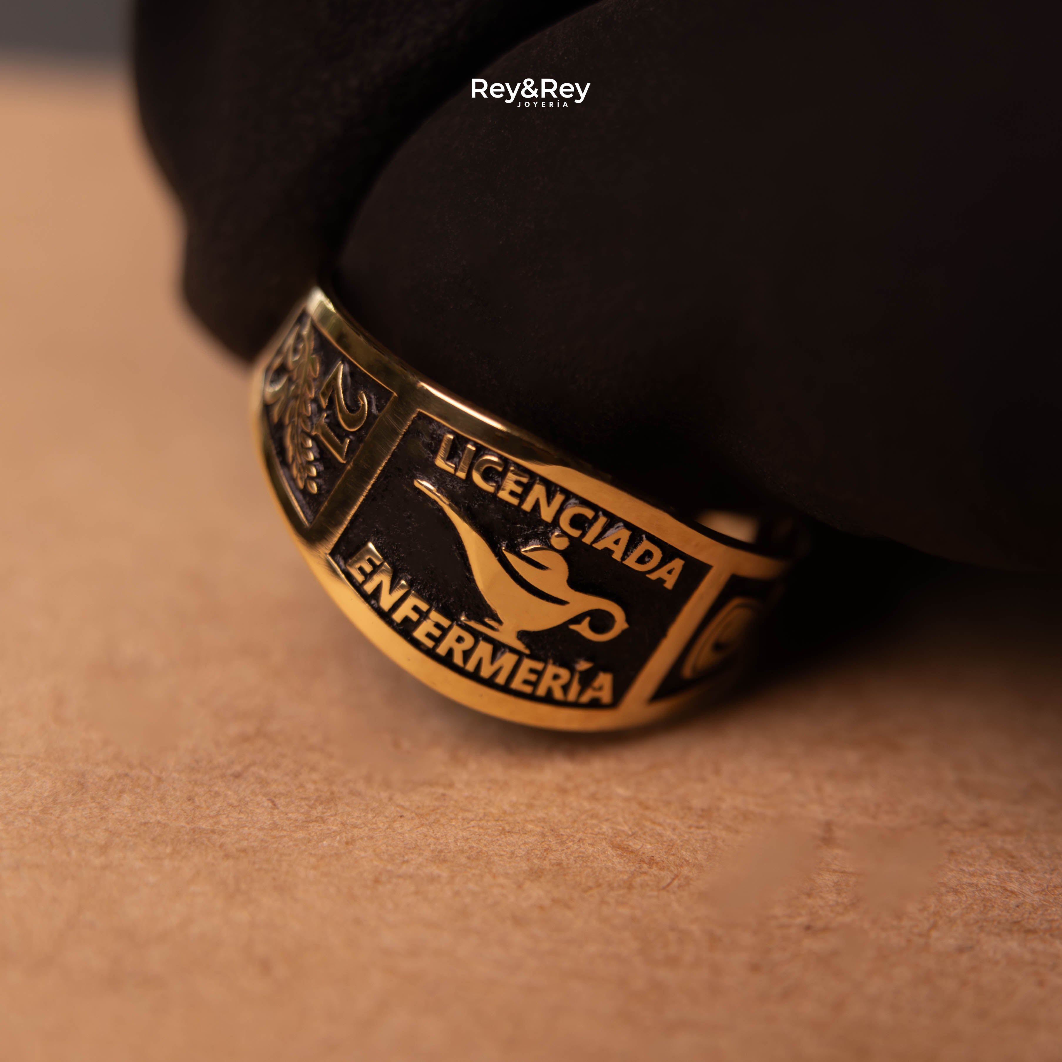 Anillo Graduación Belt Oro 10k